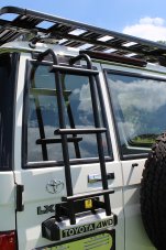 Žebřík na zadní dveře Toyota Land Cruiser 78