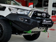 Přední pevnostní nárazník - Toyota Hilux Revo 2020