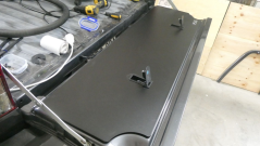 Úložný box do víka korby Hilux Revo