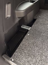 Zásuvky do zavazadlového prostoru Toyota Land Cruiser 250