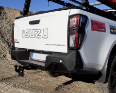 Zadní nárazník ISUZU D-Max s přípravou pro US tažné 2021+