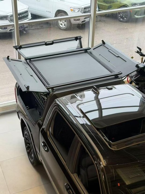 Hliníkový hardtop JD10-PRO RAM 1500 s RAMBOX  kratší korba 5'7″ 2019+