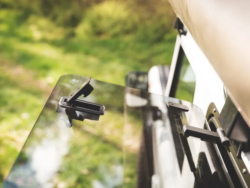 LAND ROVER DEFENDER (1983-2016) BOČNÉ OKNO / SKLO
