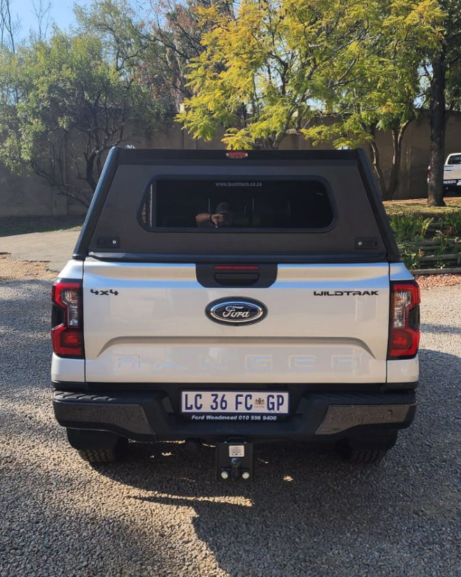 Hardtop hliníkový Ford Ranger (2023 - ) - Typ kabiny: Single cab, Povrch: Profilovaný plech, Izolace: Izolovaný, LED osvětlení interiéru: Bez osvětlení