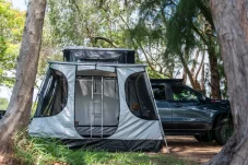 Family room - stan v markýze na auto