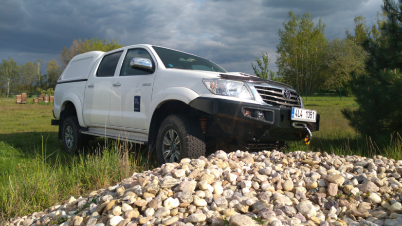 Nárazník pevnostní TOYOTA Hilux Vigo od 2011
