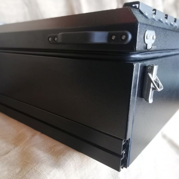 Cargo Box - hliníková přepravní bedna