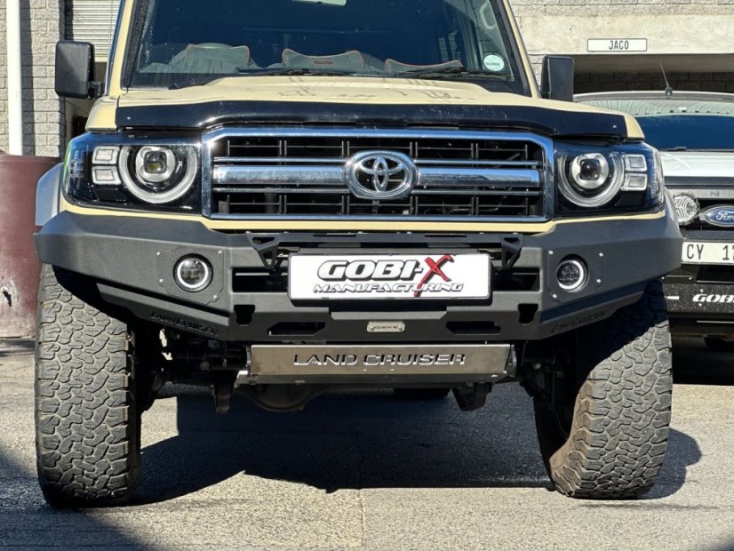 Přední pevnostní nárazník Gobi-X Toyota Land Cruiser řady 70