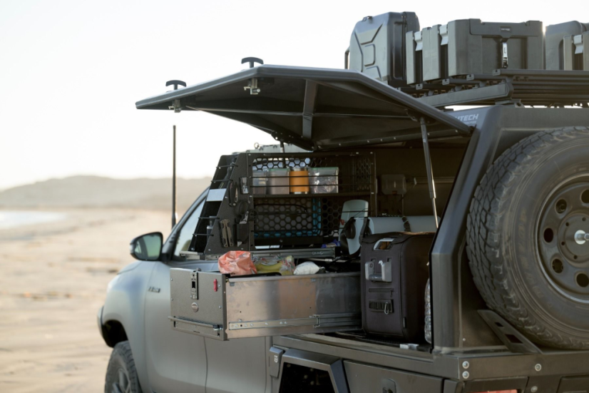 Bushtech výměnná korba s bočním přístupem Canopy Tray Toyota Hilux Revo
